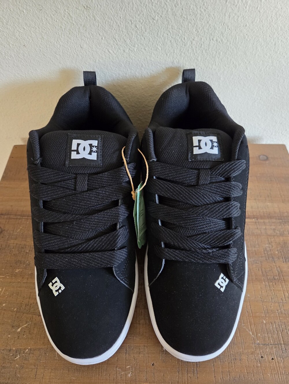 DC Mens Court Graffik Skate Shoes Size 12 In Black NWT - Picture 6 of 10